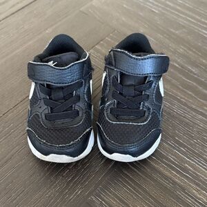 Nike Air Toddler Sneakers Size 4C Black White Casual Baby Shoes
